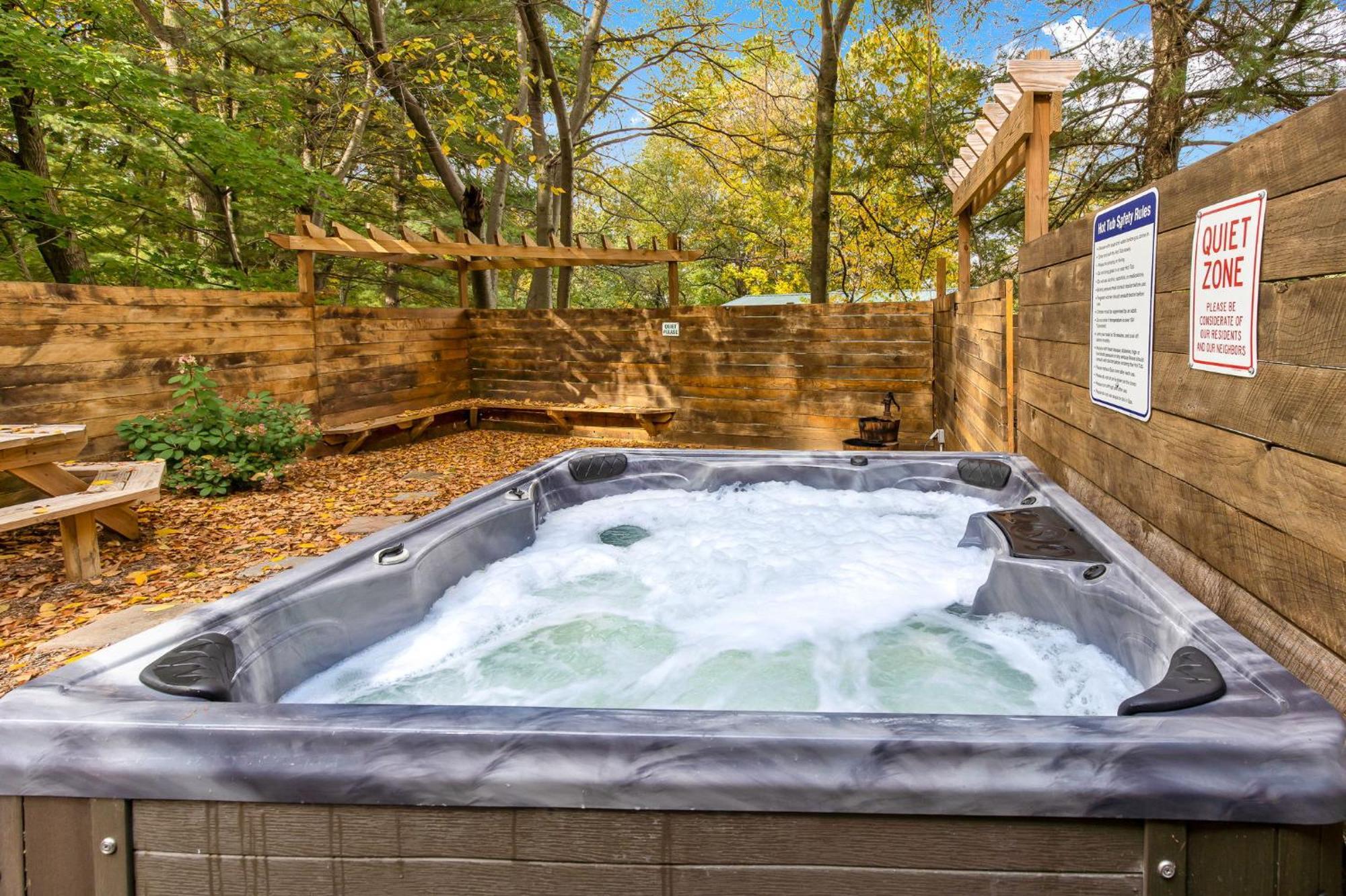 Апартаменти 5 Bd W Hottub - Mins To Hunting Hiking & Fishing New Providence Екстер'єр фото